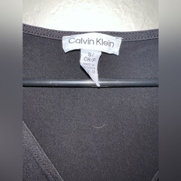 NWOT- CALVIN KLEIN LADIES TOP- size SMALL - Picture 2 of 9